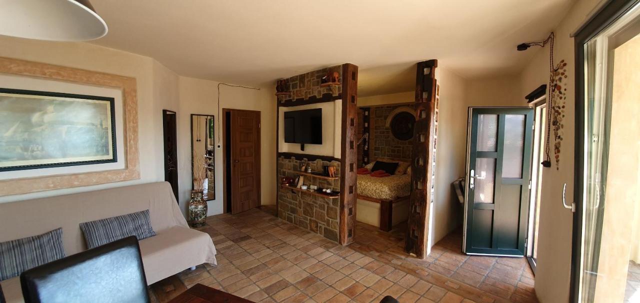 Studio-apartments Monfort Apartmán